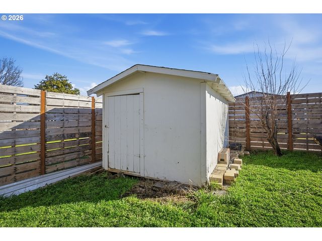 319 BERKLEY Ave, Molalla, OR 97038