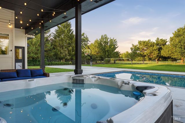 6712 N Double Eagle Lane, Meridian, ID 83646