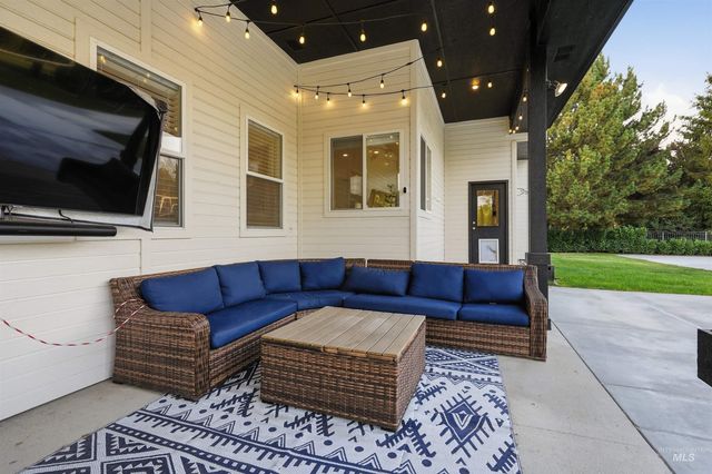 6712 N Double Eagle Lane, Meridian, ID 83646