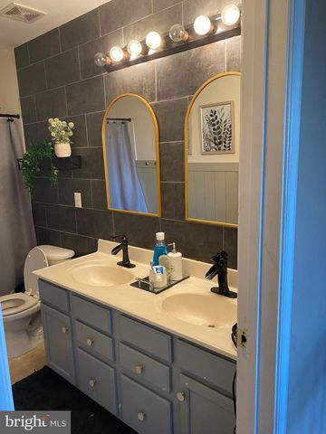 8570 DALTONS GROVE WAY, Bristow, VA 20136