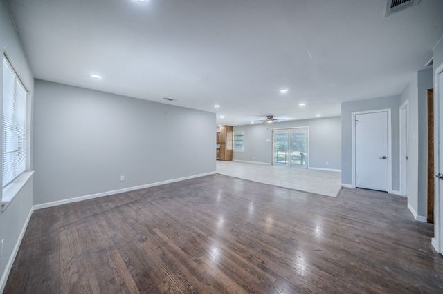 3510 Kingsford Avenue, Dallas, TX 75227