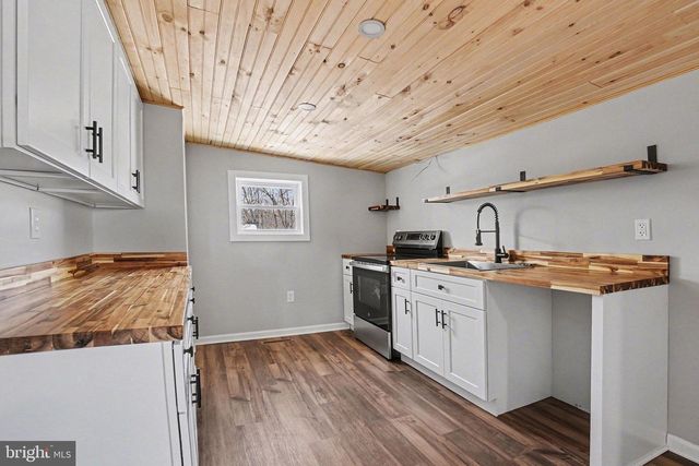 7 GROY AVE, Lebanon, PA 17046