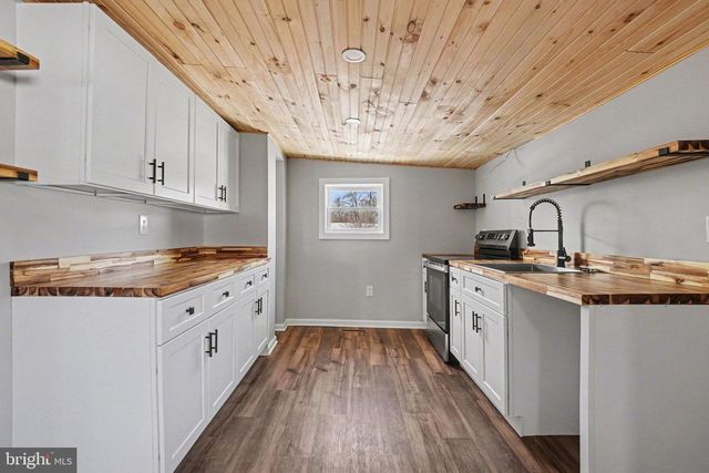 7 GROY AVE, Lebanon, PA 17046