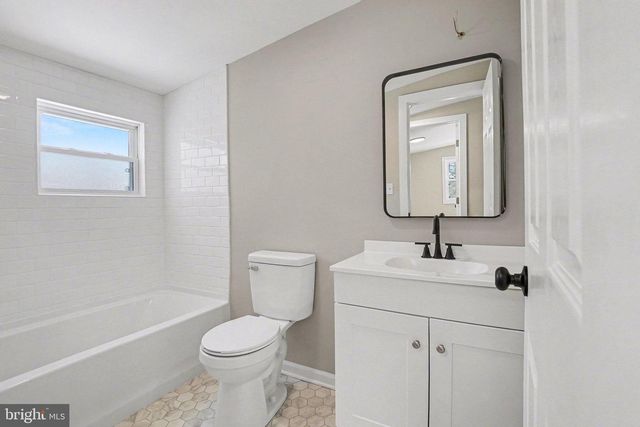 7 GROY AVE, Lebanon, PA 17046