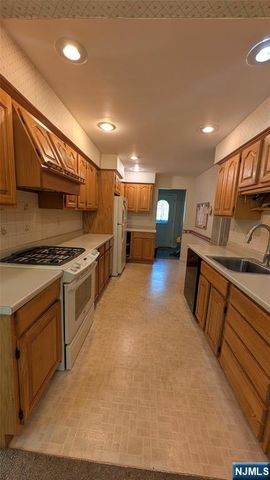31 Cascade Way, Butler Borough, NJ 07405