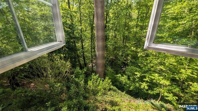 31 Cascade Way, Butler Borough, NJ 07405