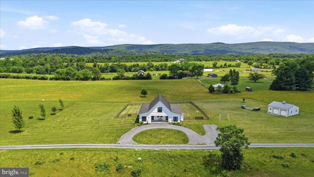 330 MAJESTIC LN, Charles Town, WV 25414
