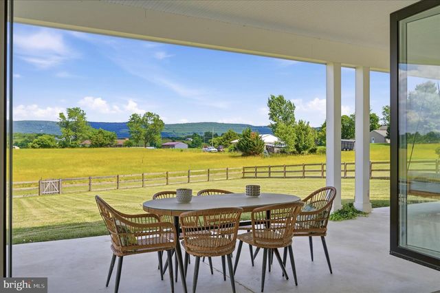 330 MAJESTIC LN, Charles Town, WV 25414