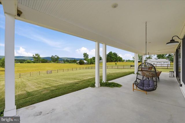 330 MAJESTIC LN, Charles Town, WV 25414