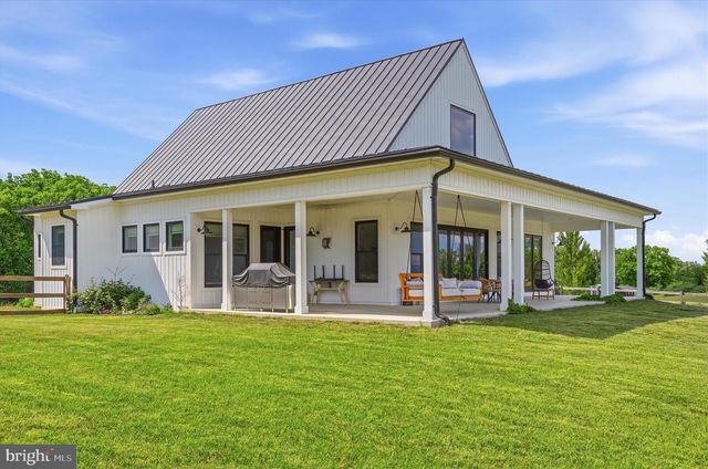 330 MAJESTIC LN, Charles Town, WV 25414