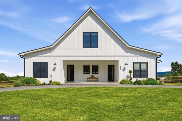 330 MAJESTIC LN, Charles Town, WV 25414
