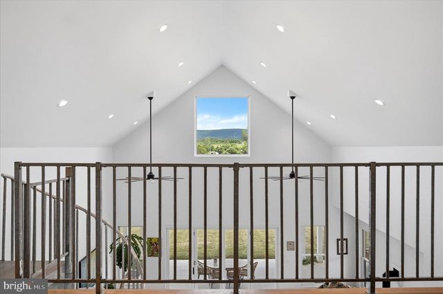 330 MAJESTIC LN, Charles Town, WV 25414