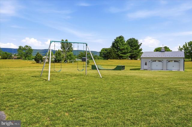 330 MAJESTIC LN, Charles Town, WV 25414