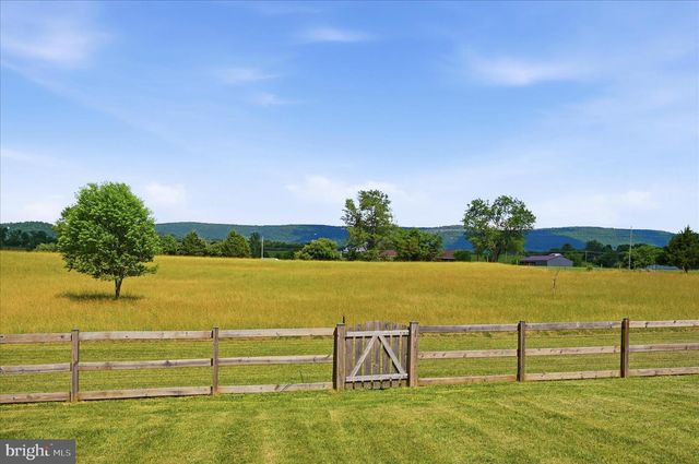 330 MAJESTIC LN, Charles Town, WV 25414
