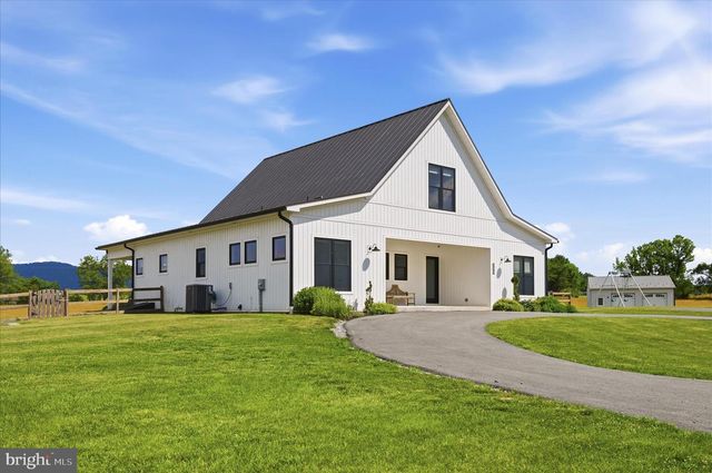 330 MAJESTIC LN, Charles Town, WV 25414