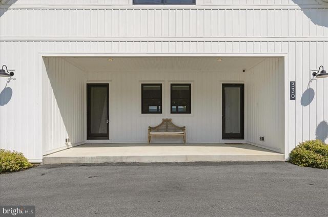 330 MAJESTIC LN, Charles Town, WV 25414