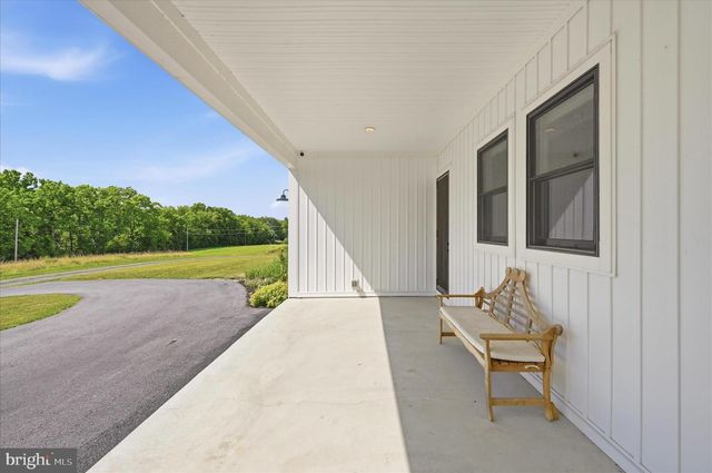 330 MAJESTIC LN, Charles Town, WV 25414