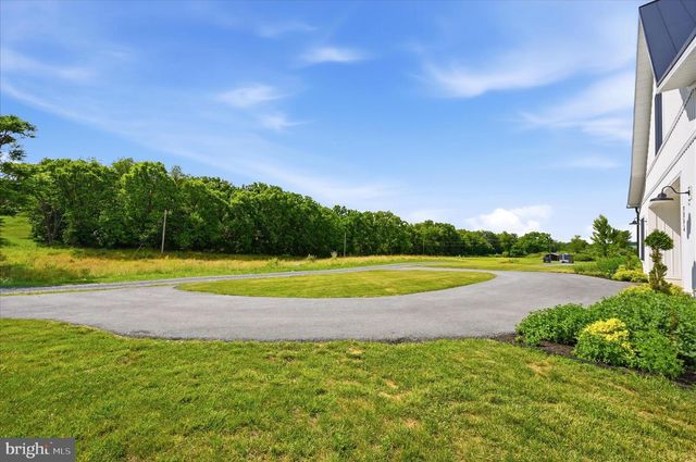330 MAJESTIC LN, Charles Town, WV 25414
