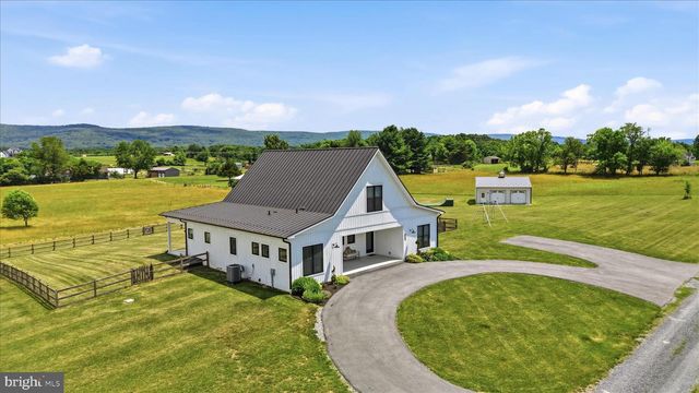 330 MAJESTIC LN, Charles Town, WV 25414