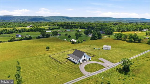 330 MAJESTIC LN, Charles Town, WV 25414