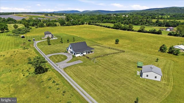 330 MAJESTIC LN, Charles Town, WV 25414