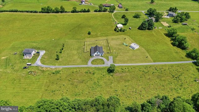 330 MAJESTIC LN, Charles Town, WV 25414