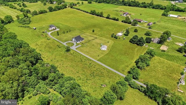 330 MAJESTIC LN, Charles Town, WV 25414
