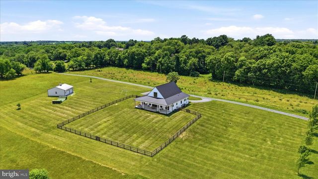 330 MAJESTIC LN, Charles Town, WV 25414