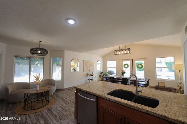 4003 W ROSE GARDEN Lane, Glendale, AZ 85308