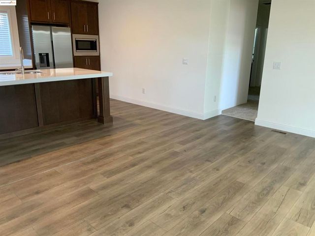 77 Hilo Dr., Pittsburg, CA 94565