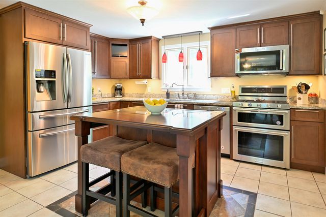 44 Berkley Street, Merrimack, NH 03054