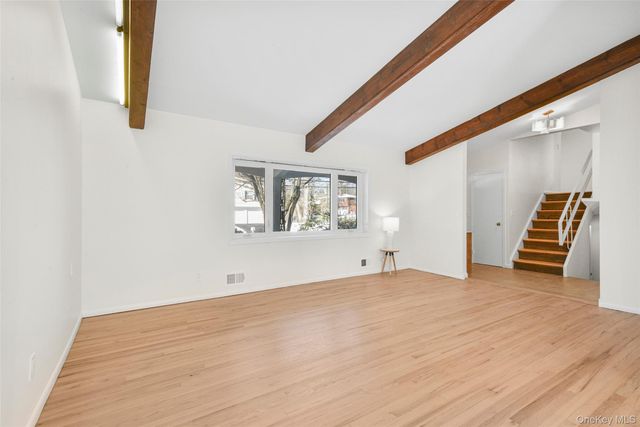 25 Wood Hollow Lane, New Rochelle, NY 10804