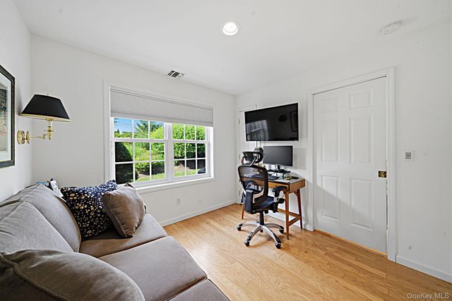 1053 Savoy Drive, Melville, NY 11747