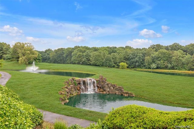 1053 Savoy Drive, Melville, NY 11747