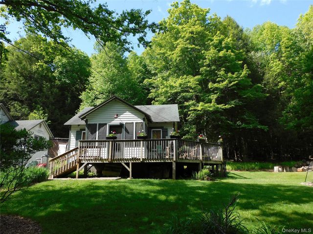 18 & 20 Church Road, Mountain Dale, NY 12763