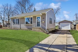 1620 9th Street NW, Cedar Rapids, IA 52405