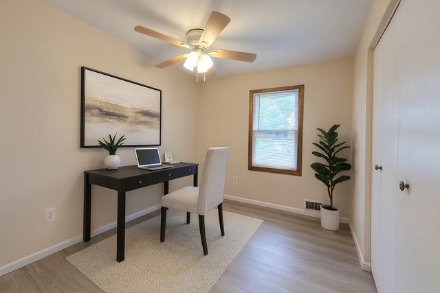 205 Auburn Court 205, St. Charles, IL 60174