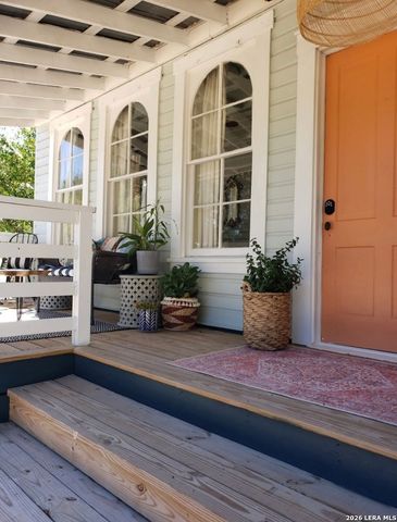 520 Live Oak St, Blanco, TX 78606