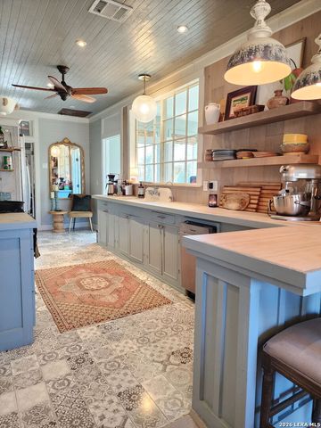 520 Live Oak St, Blanco, TX 78606