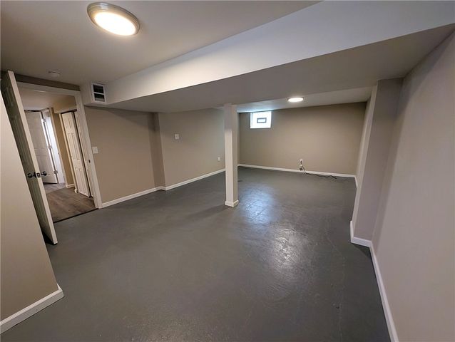 807 Western Ave, Jeannette, PA 15644