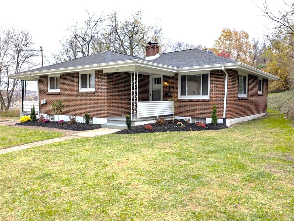 807 Western Ave, Jeannette, PA 15644