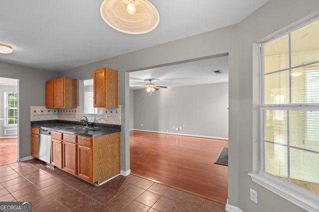 1568 Queen Elizabeth Drive, Locust Grove, GA 30248