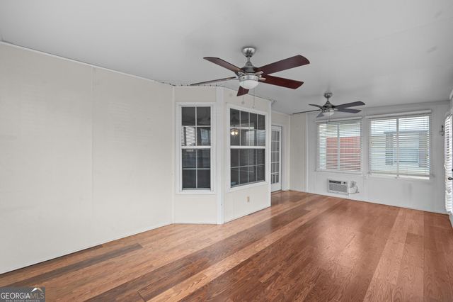 1568 Queen Elizabeth Drive, Locust Grove, GA 30248