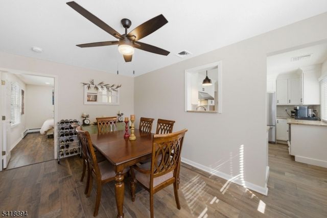 24 Maple Ave, Waldwick Boro, NJ 07463