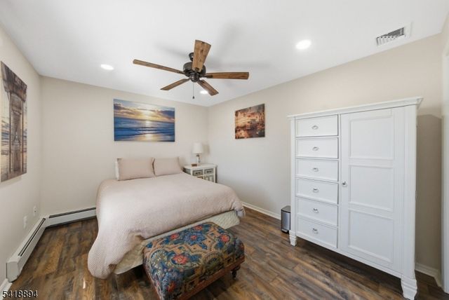 24 Maple Ave, Waldwick Boro, NJ 07463