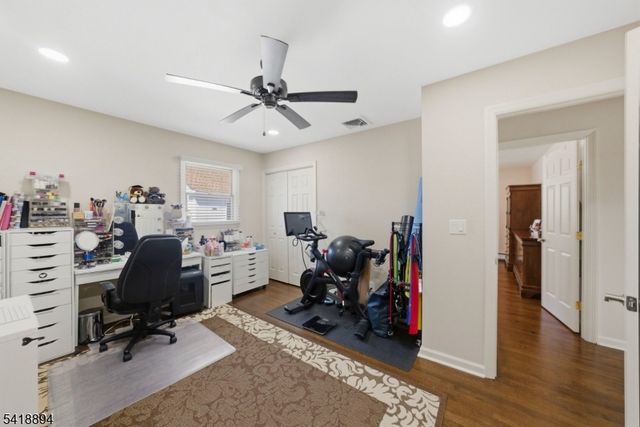 24 Maple Ave, Waldwick Boro, NJ 07463