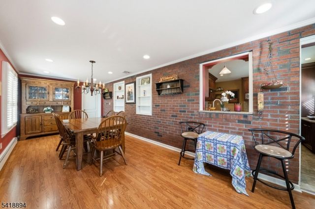 24 Maple Ave, Waldwick Boro, NJ 07463