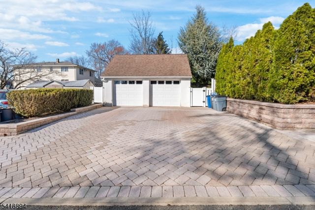 24 Maple Ave, Waldwick Boro, NJ 07463
