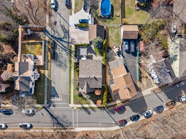 24 Maple Ave, Waldwick Boro, NJ 07463