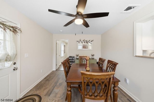 24 Maple Ave, Waldwick Boro, NJ 07463